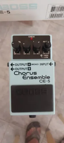 Pedal Boss CE-5 Chorus Ensemble - Analógico (Made in Taiwan) + Caixa e manual