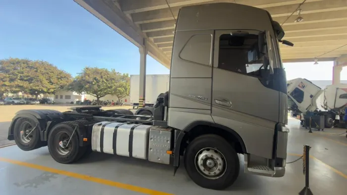 Vendo Volvo 460 - 6x4
