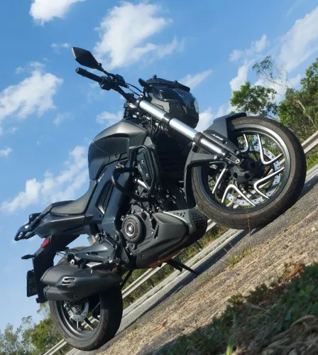 Bajaj DOMINAR 400
