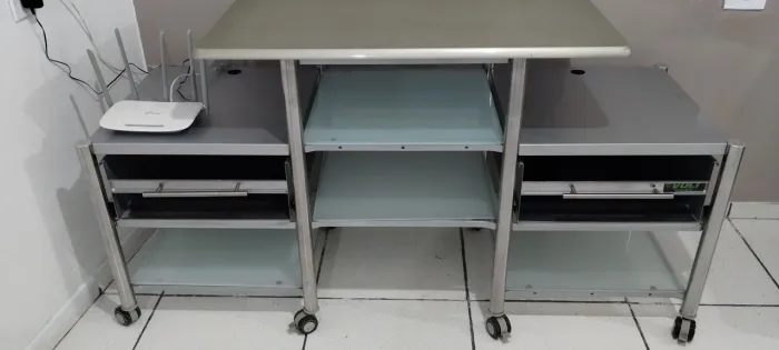Mesa escritório com 2 gaveta