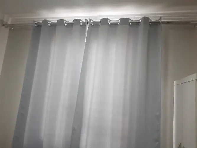 Cortinas 3 metros de largura X 2,80 metros de altura com bastão duplo. a