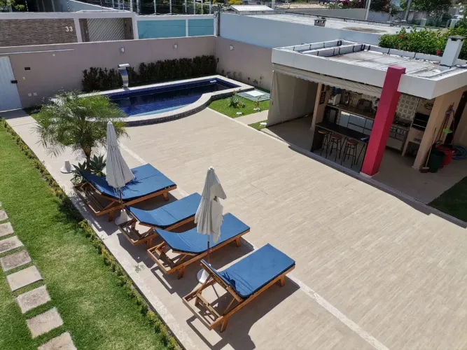 Casa de condomínio para aluguel possui 320 metros quadrados com 4 quartos