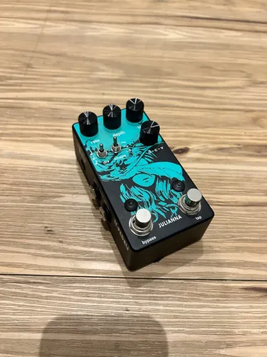 Julianna Chorus LY Pedals