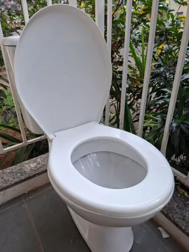 Vaso sanitário com caixa acoplada Deca