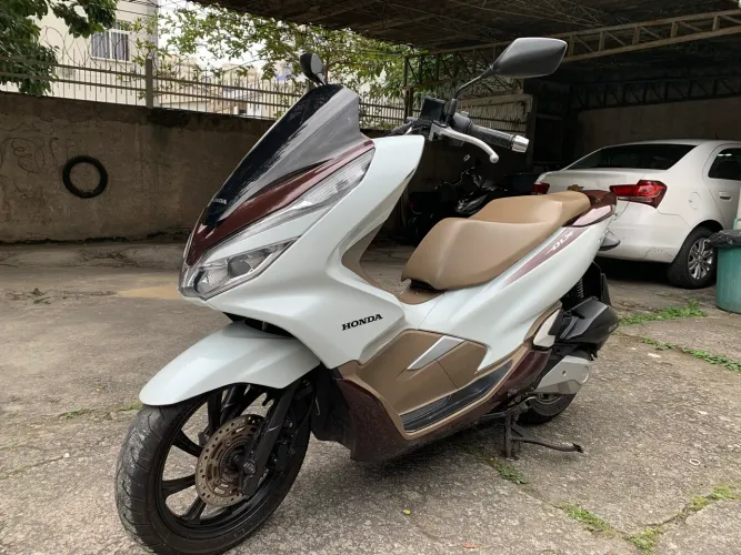 PCX 2020 DLX c/ABS 2026 em dia. 42.000km