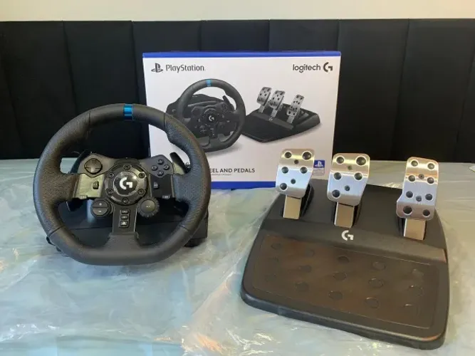 Volante Logitech G923 para PS5, PS4 e PC