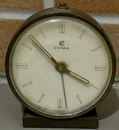 Antigo Relogio Despertador Cyma, Suiço, Anos 40, Caixa Em Bronze