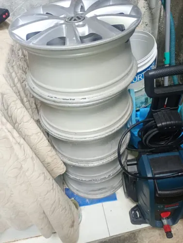 Vende cinco jante de alumínio liga leve 5 foram aro 16
