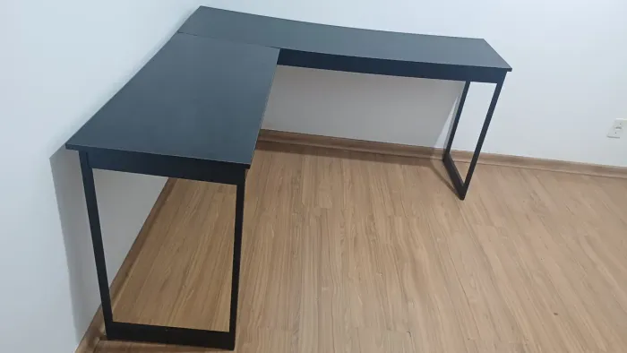 Mesa de escritório em L