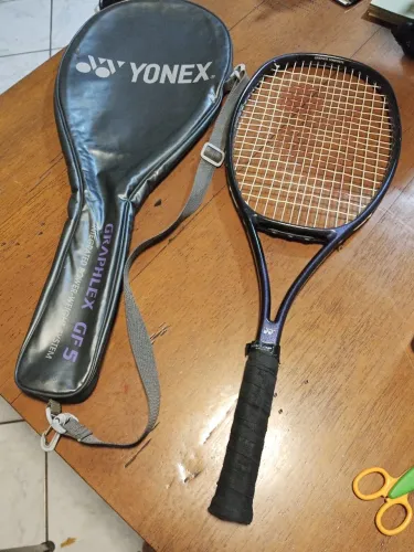 Raquete de tênis,YONEX, usada: