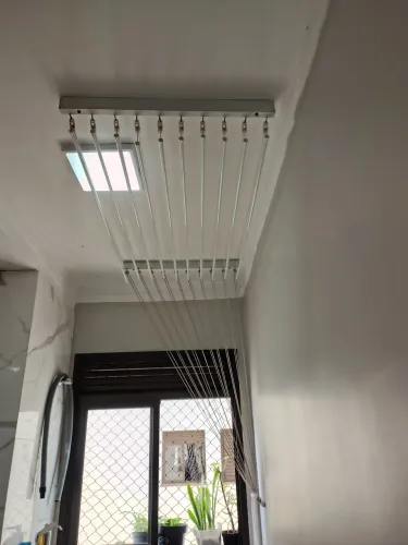 Varal de teto 1,20 com 10 varetas