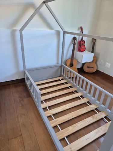 Cama solteiro infantil- Montessoriana