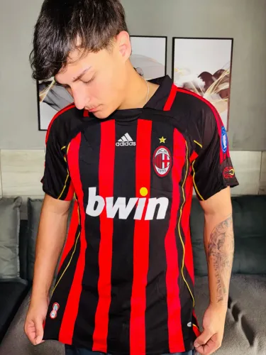 CAMISA RETRÔ AC MILAN 2007/ COM TODOS OS PATCHS