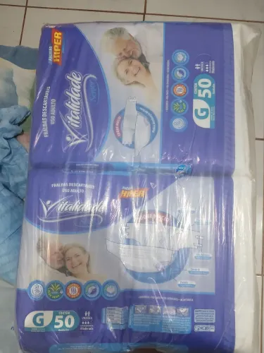 Vendo Fraldas Geriatrica descartaveis tamanho G com 50 unidades