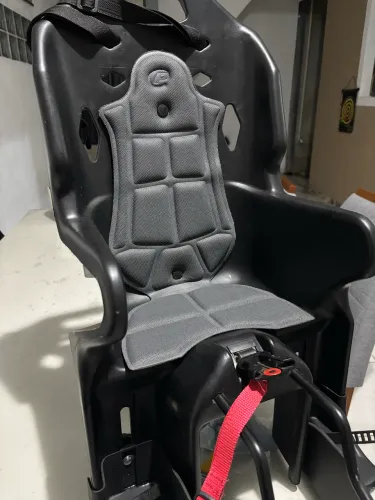Cadeirinha infantil traseira para bicicleta