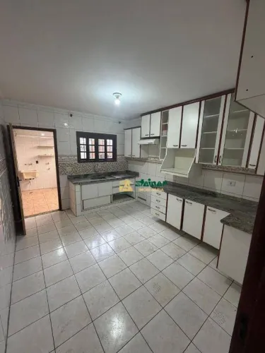 Sobrado com 3 dormitórios para alugar, 127 m² por R$ 3.084,74/mês - Macedo - Guarulhos/SP