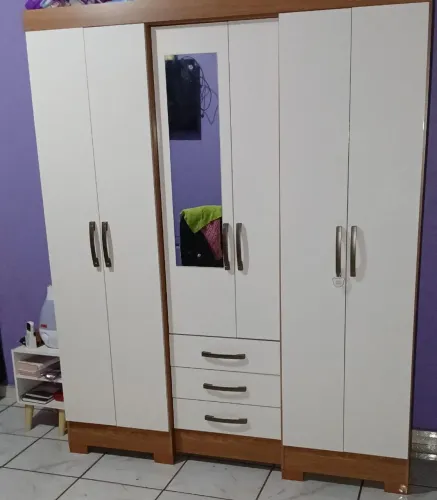 Vende guarda roupa semi novo