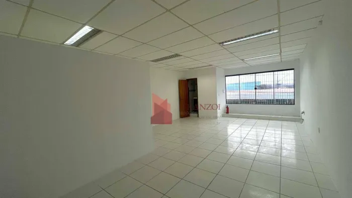 LOCAÇÃO- Sala Comercial de 25m2 no bairro Cidade Nova, Itajaí/SC