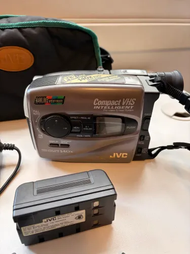 Filmadora JVC Compact VHS Vintage!