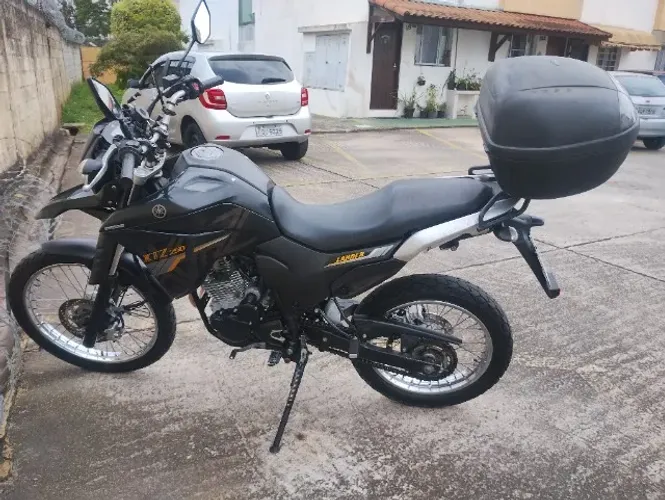 Lander XTZ 250 Preta