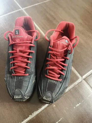 Tênis Nike Shox R4 No 41 Preto e Vermelho