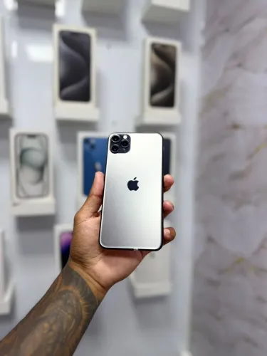 IPHONE 11 PRO MAX 64GB TELA NOVA<br>R$ 1.350,00