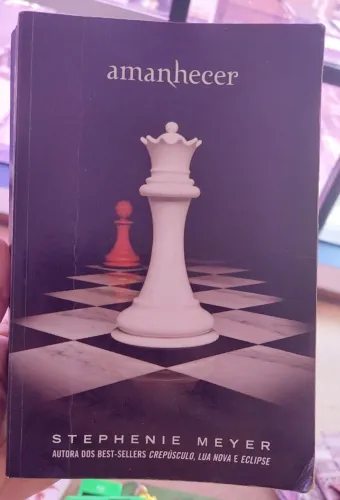 Livro Amanhecer- Saga Crepúsculo 