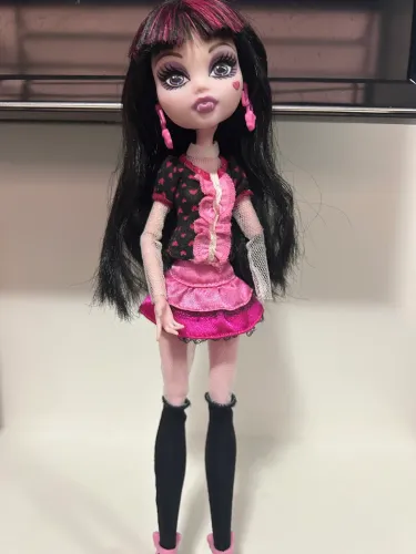 RESERVADO boneca draculaura