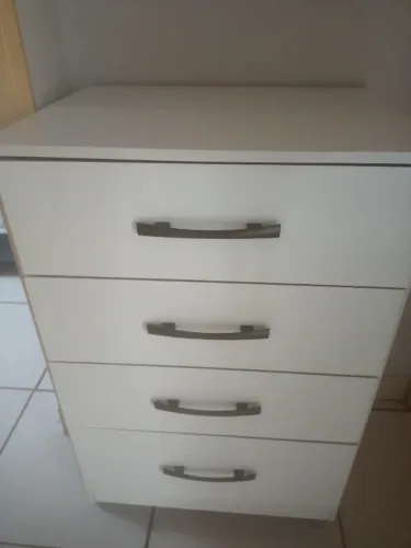 Cômoda 4 gavetas 