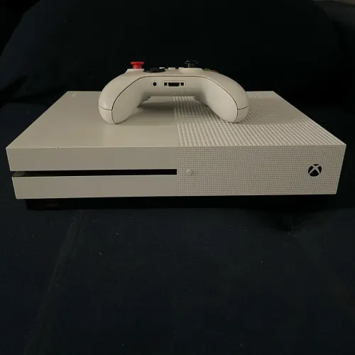 Xbox One S 1000Gb + Jogo + Controle do Series