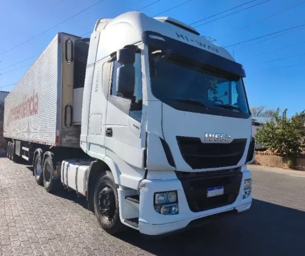 IVECO STRALIS HI-WAY 440 6X2, ANO 2022/2023 POUCO RODADO