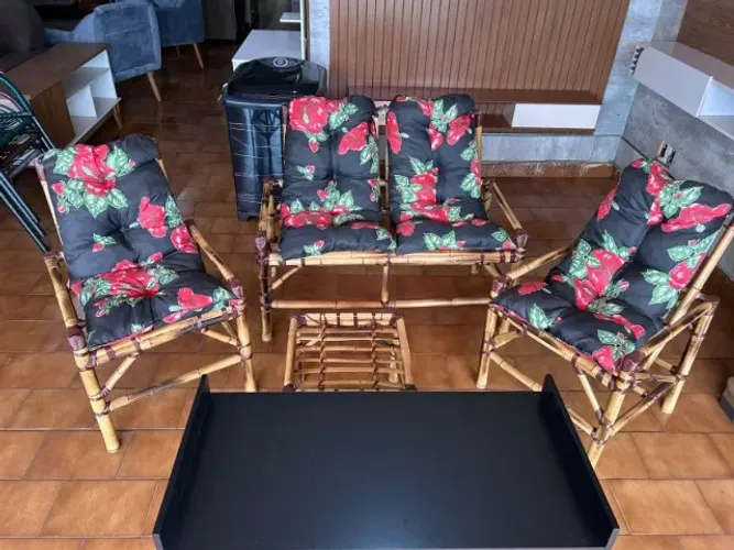 Conjunto Namoradeira + 2 Poltronas