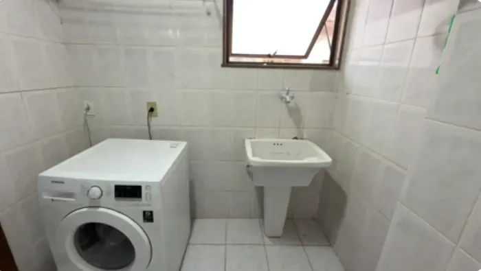 Imóvel para venda possui 93 metros quadrados com 3 quartos em Alto - Teresópolis - RJ