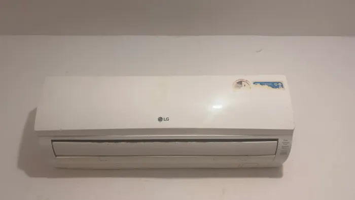 Vende-se Ar-condicionado LG 9mil BTUS - Negociável