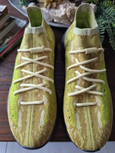 tênis Adidas Yeezy Boost 380 Hylte Glow
