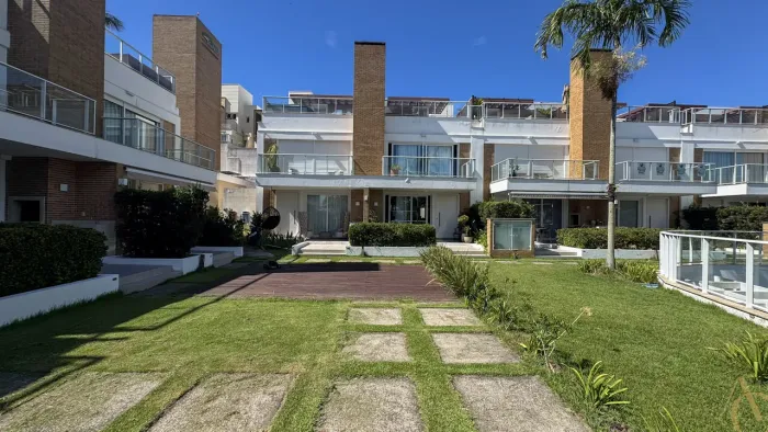 Casa residencial para locação - 4 suítes - Cacupé | Florianópolis/SC.