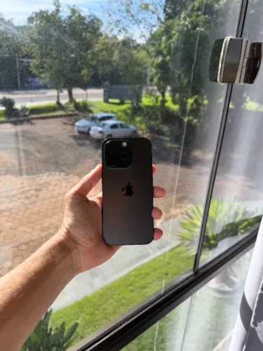 Vendo Iphone 16 PRO titanio