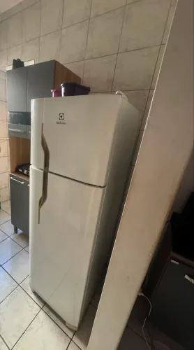 Geladeira eletrolux em perfeito funcionamento