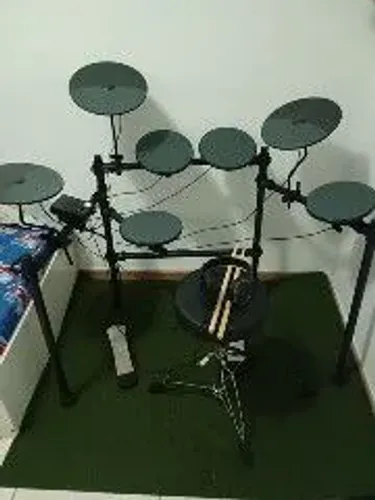 Vendo bateria eletrônica nova PRA SAIR HOJE