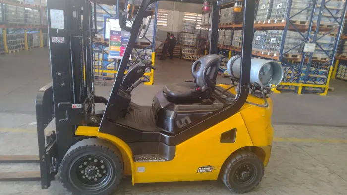 Vendo Empilhadeira Zhejiang UN Forklift 2.500 kg - Ótima Oportunidade
