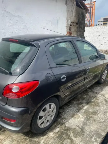 Peugeot 207 XR 1.4 Flex 8V 5P 2010
