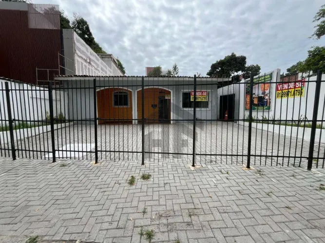Casa Comercial, 585m², para alugar ou vender com 16 salas, localizada em Santo Amaro , Rec