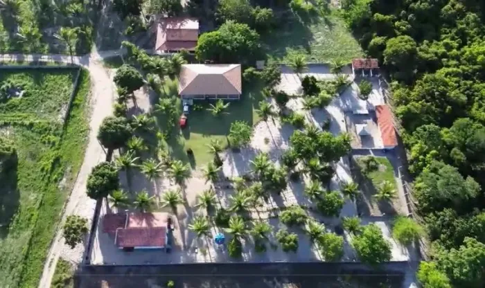 Vendo esta bela Granja na Lagoa do Bonfim