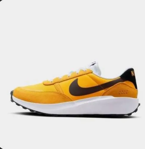 Tênis Nike amarelo