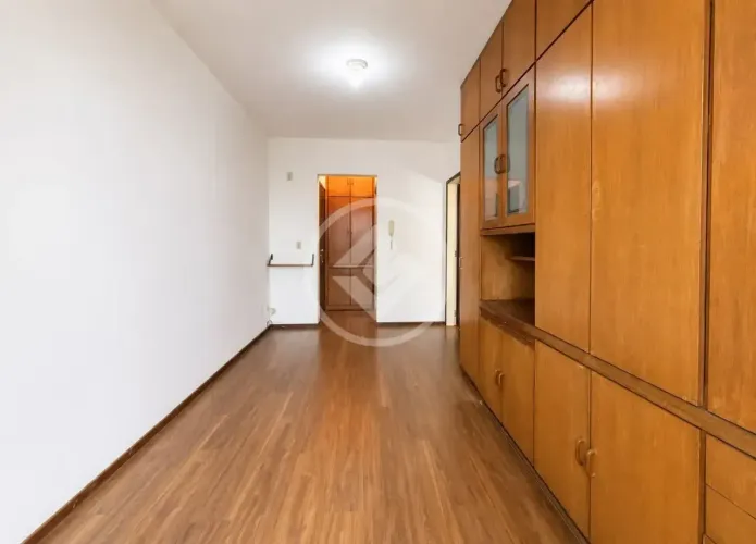 FCS-Apartamento de 1 dormitório Centro de Florianópolis com vaga privativa