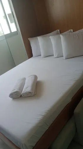 Camareira (o)