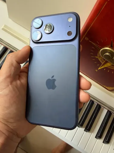 iPhone 17 pro max