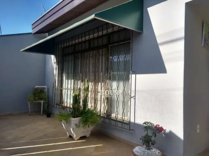 Casa com 3 dormitórios à venda, 120 m² por R$ 370.000,00 - Centro - Estiva Gerbi/SP