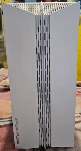 Gabinete gamer branco com RGB
