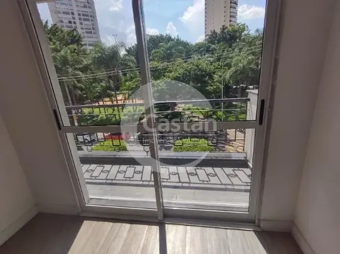 frente para a praça